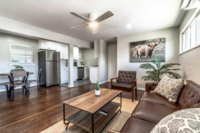 Roomy Urban Apartment Montrose! Free Parking #9